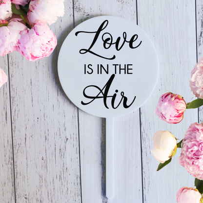 Cake Topper - Love is in the air